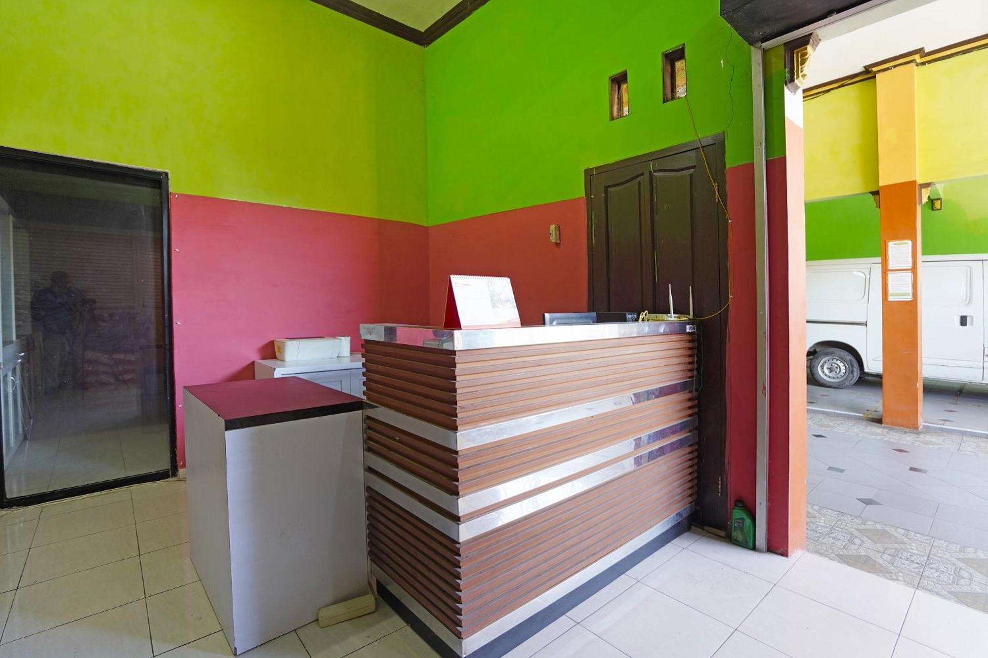 Oyo 91583 D'Cost Green Syariah Surabaya Luaran gambar